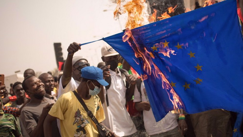 Thousands in Mali celebrate planned departure of French troops