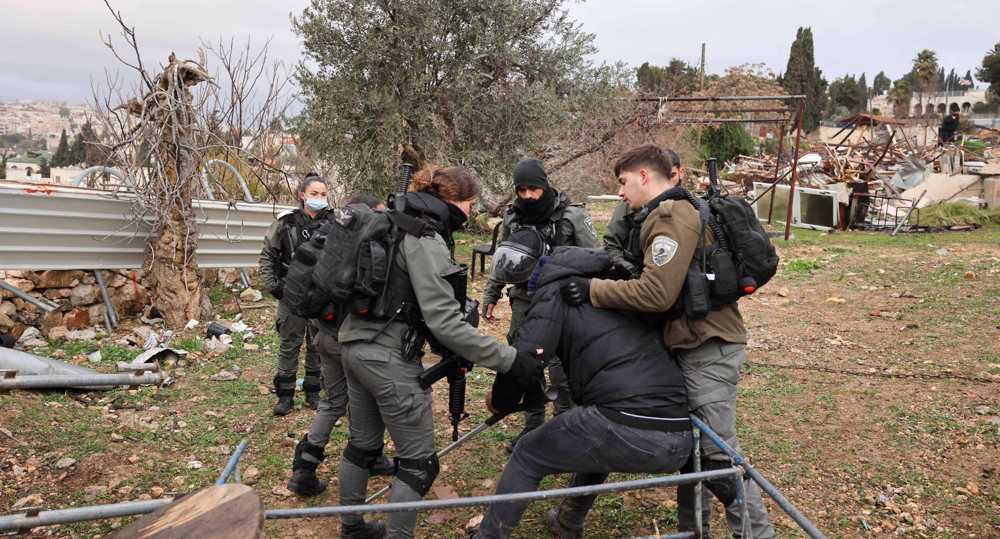 Israeli forces demolish more Palestinian structures in al-Quds