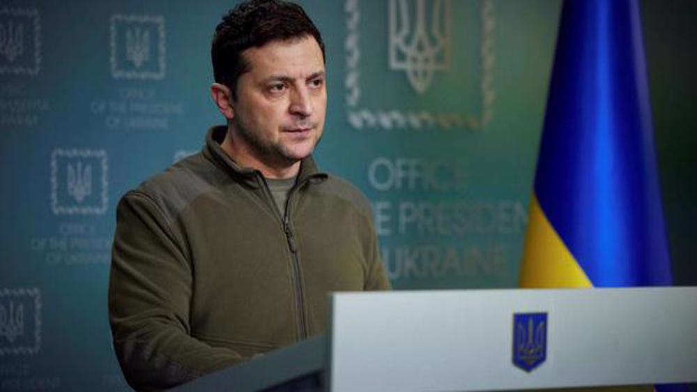 Zelensky snubs US offer to evacuate as Russian forces close in on Kiev 
