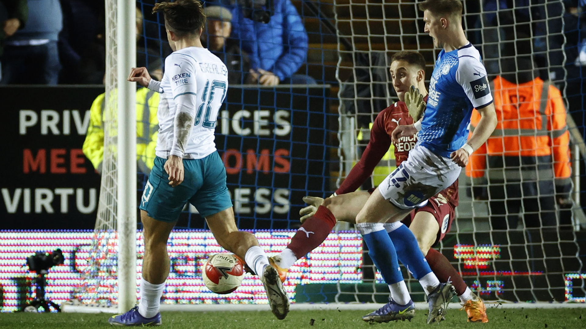FA Cup: Manchester City 2-0 Peterborough