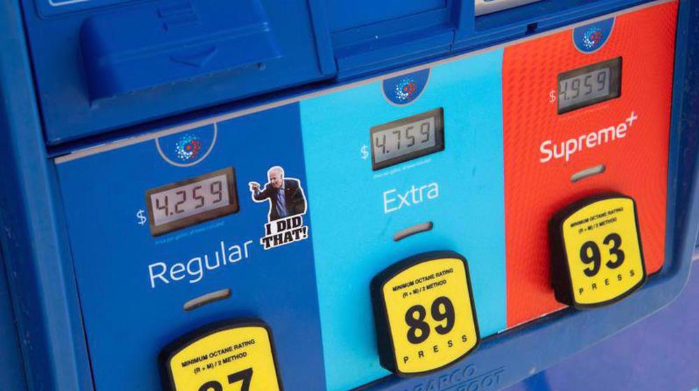 Oil extends rally on Russia embargo talk, stocks rise