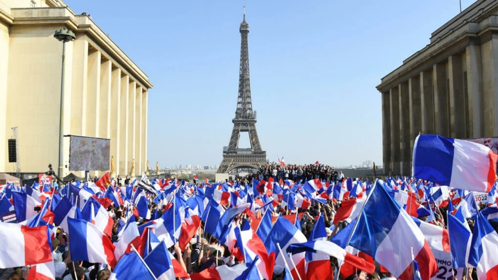 Far-right presidential hopefuls rally as election fever grips France