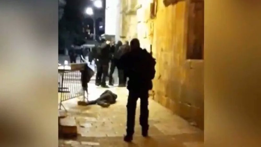 Two Israeli officers injured, Palestinian youth shot dead in al-Quds 