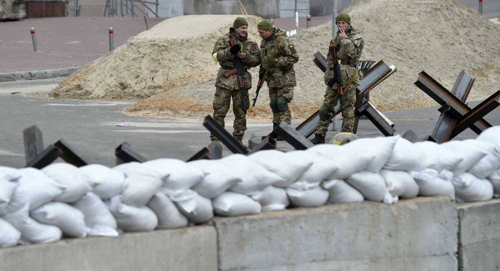 Ukraine conflict: UK military chief says 'unlawful' for Britons to fight in Ukraine