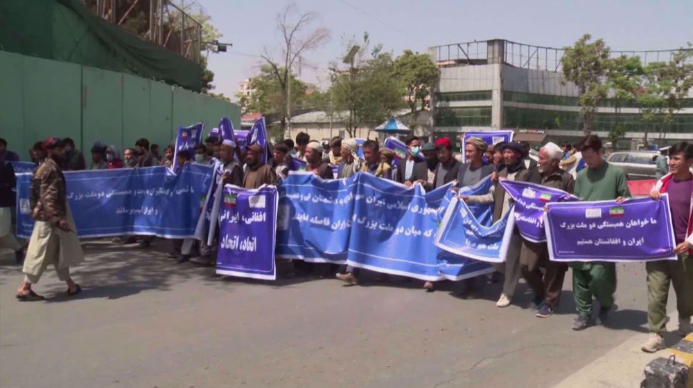 Afghans stage rally in support of Iran-Afghanistan unity