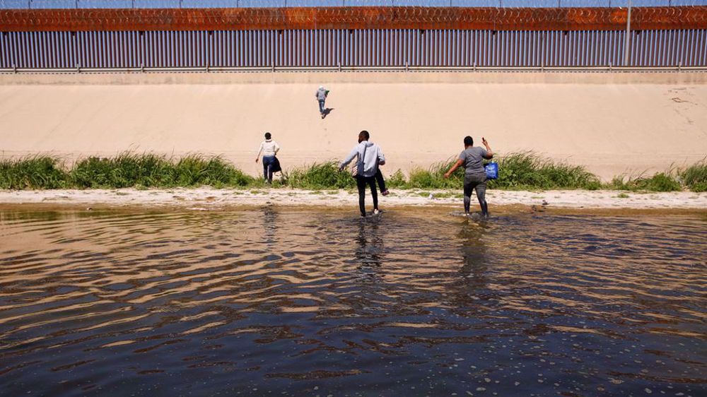 US arrests 210,000 migrants at Mexico border in March