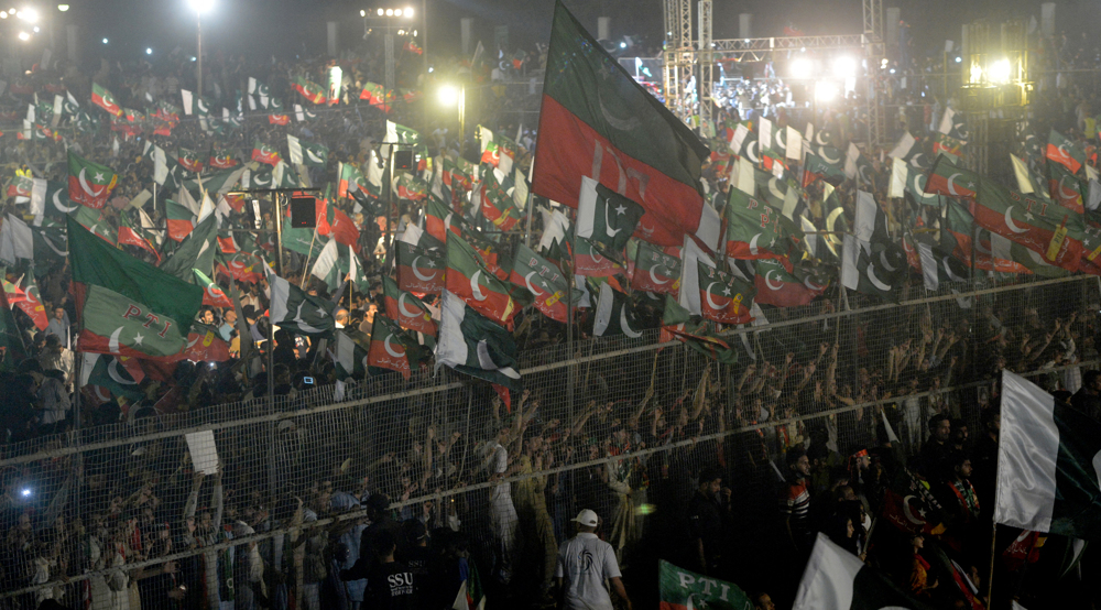Khan: Conspiracy behind toppling govt. must be investigated