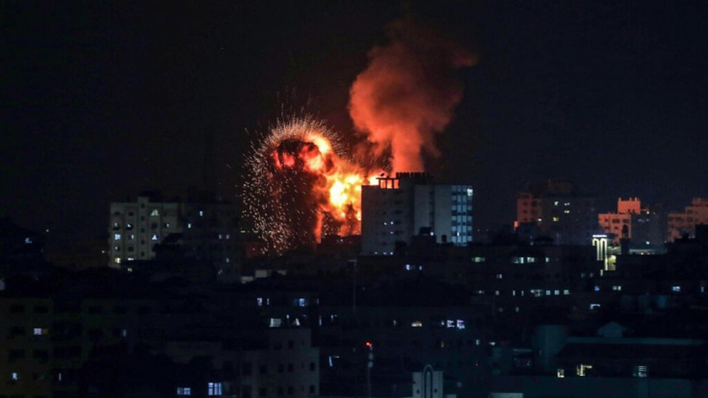 Palestinian anti-air defenses confront Israeli warplanes over Gaza Strip 