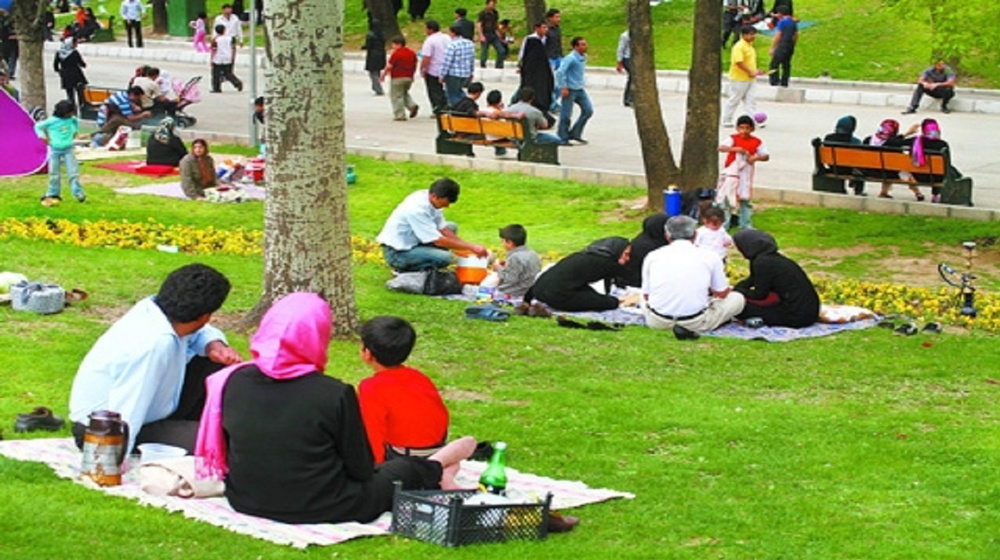 Iranians pour out to mark 1st Nature's Day after COVID curbs