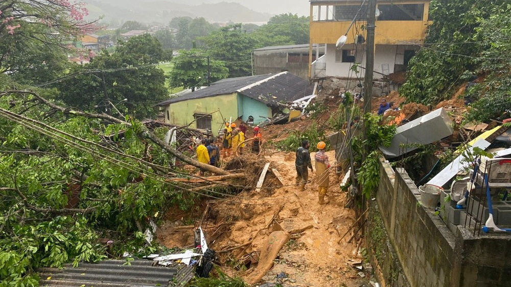 Mudslides kill 14 in heavy rains in Brazil's Rio de Janeiro state