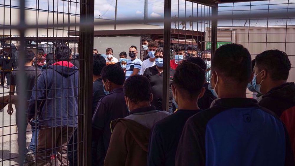 GOP governors deploy 'strike force' to secure border amid surge in migrants