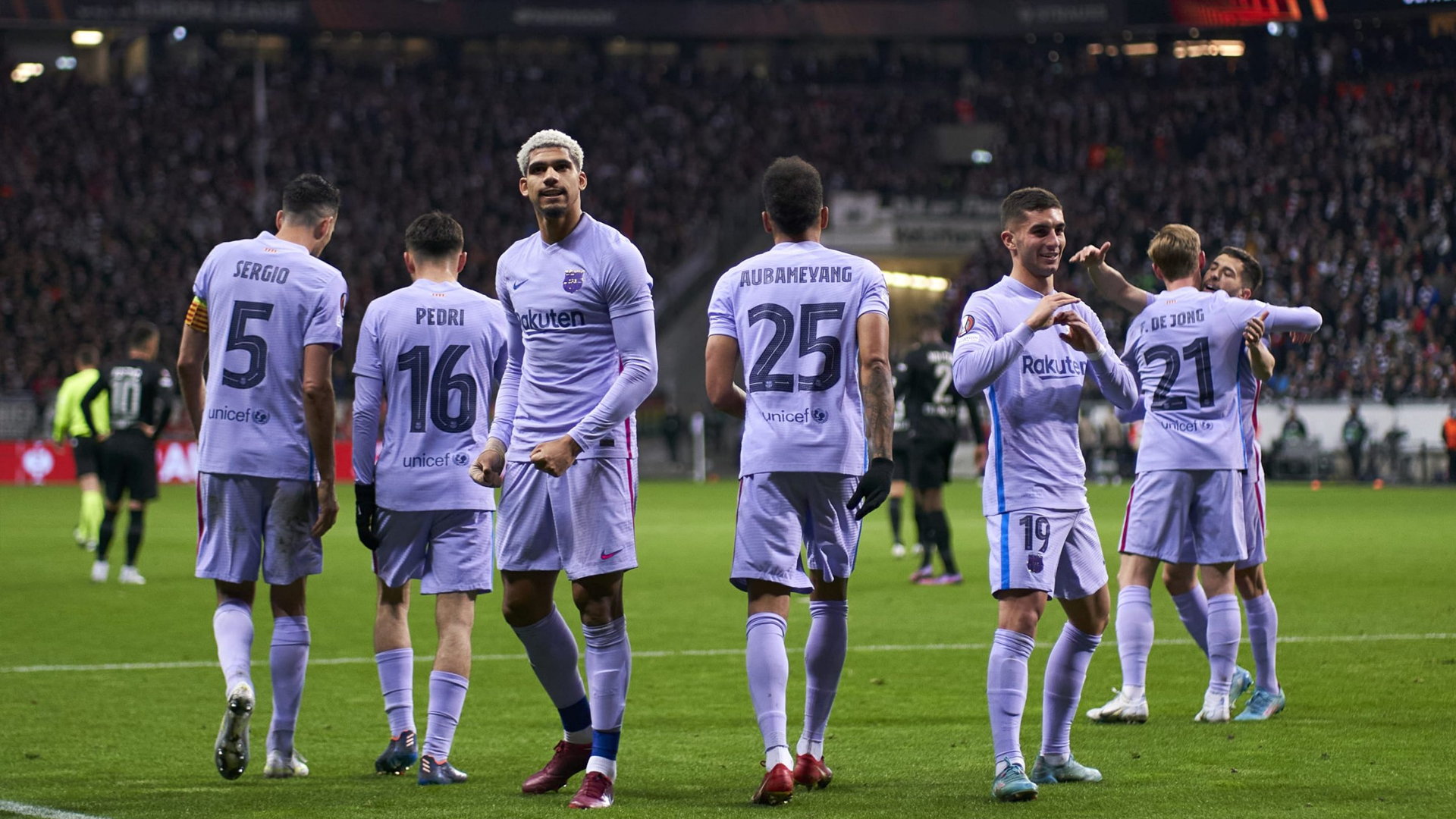 Barcelona draw 1-1 against Frankfurt in Europa League quarterfinals