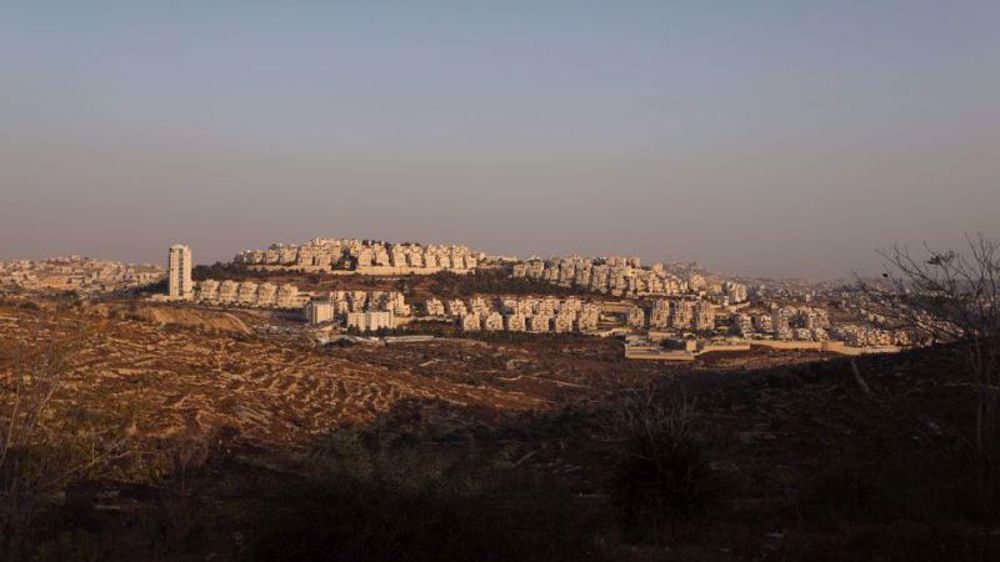 15 EU countries slam Israeli plans; settlers forcibly seize Palestinian building