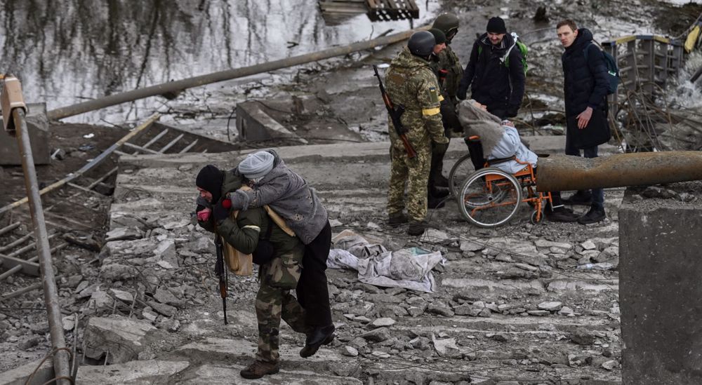 Ukrainian forces attack Russian towns as Mariupol evacuations resume