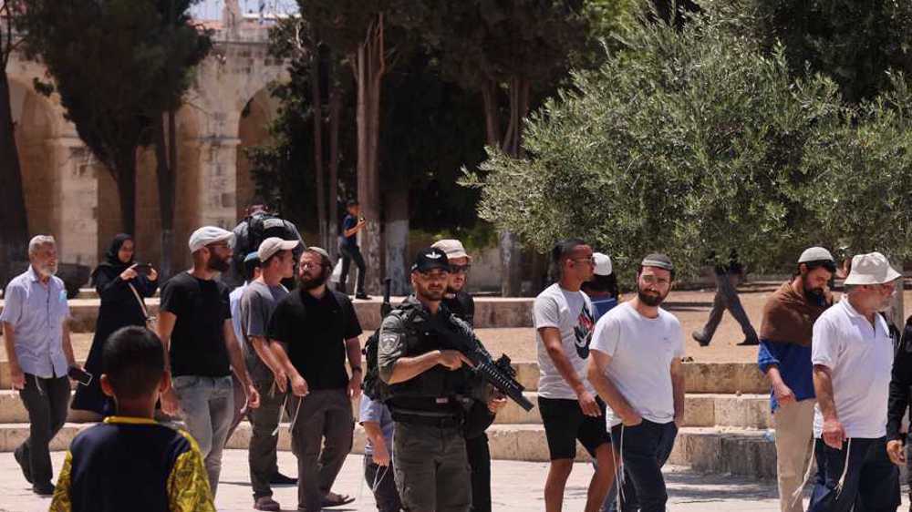Hamas: Intl. community must pressure Israel to cancel ‘flag march’