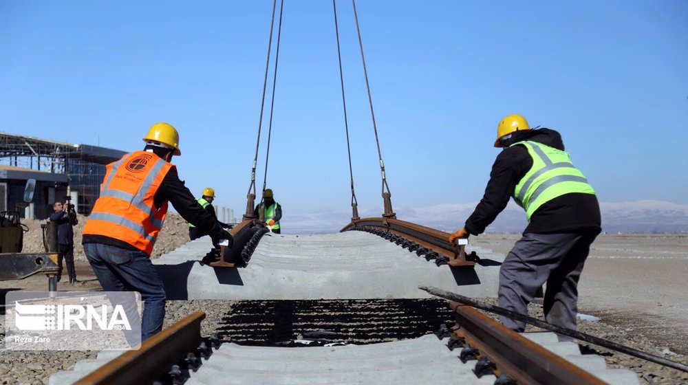 iran track laying