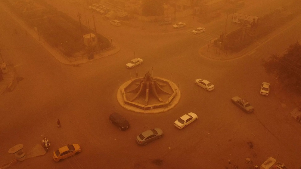 One dead, thousands hospitalized as sandstorm blankets Iraq again 