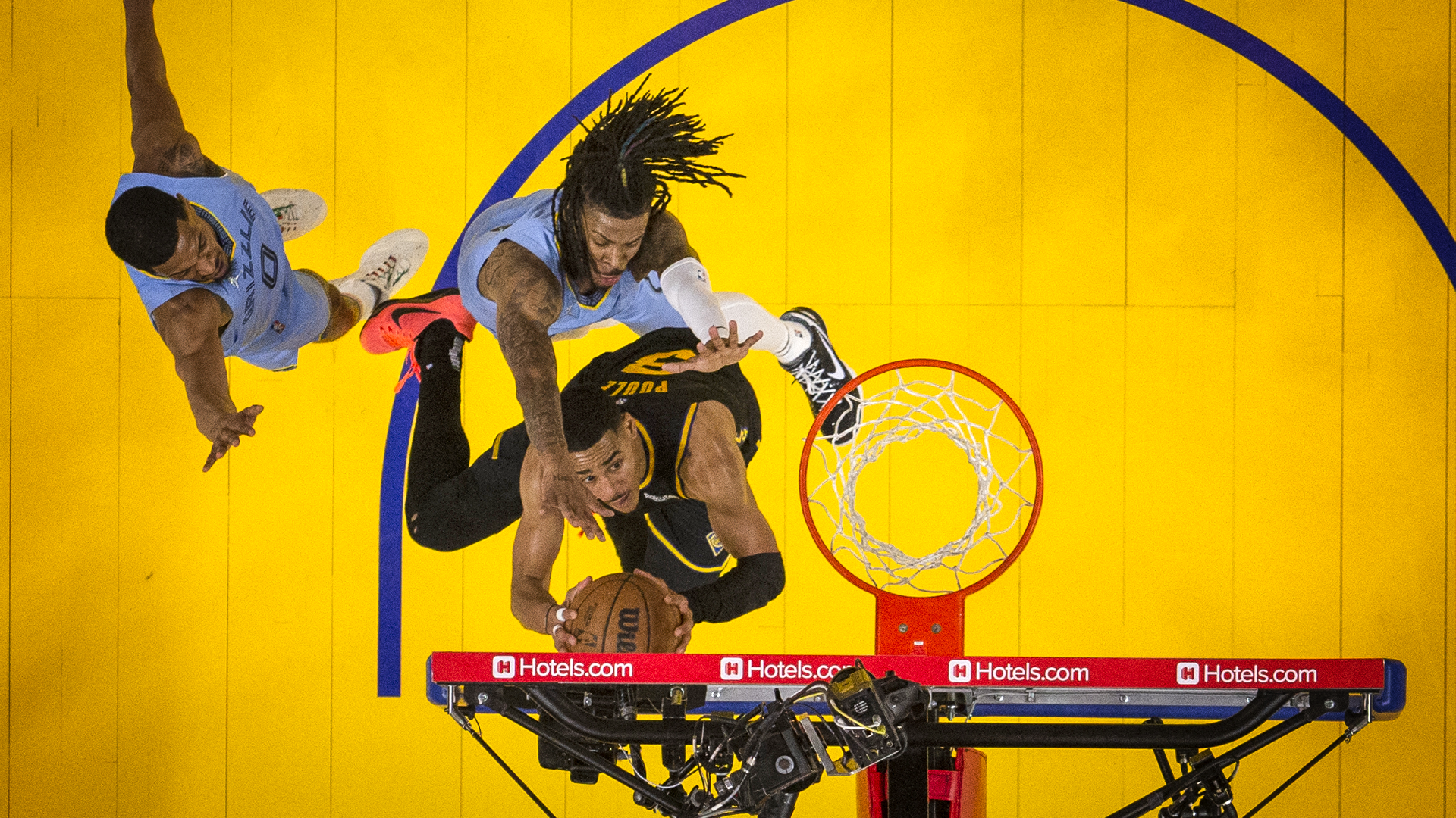 NBA Second-Round Playoffs: Warriors rout Grizzlies 142-112