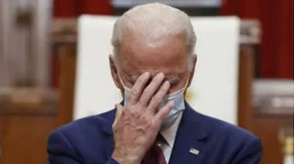 Biden approval rating plummets to 39%