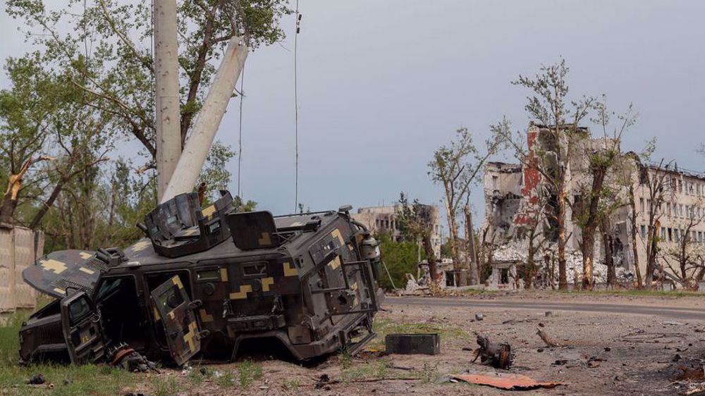 Russia tightening grip on key city in eastern Ukraine