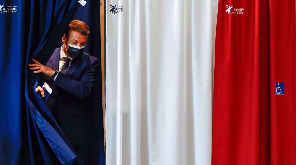 La Macronie implose 