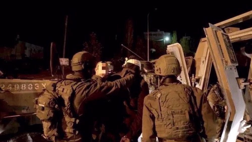 Israeli forces arrest Palestinian couple, leave infants wailing in car