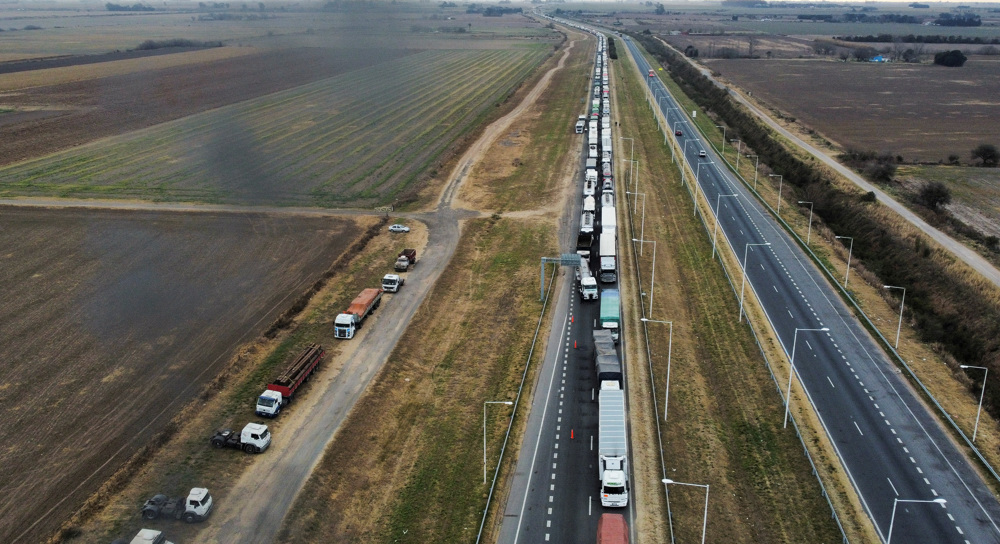 Argentine trucker protest slashes grains delivery, threatening exports and milling