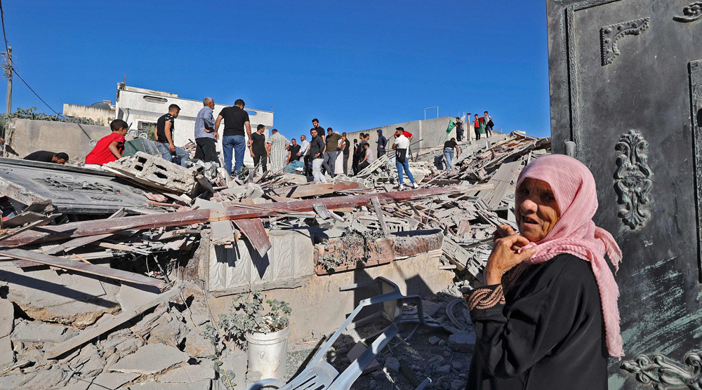 Israeli military demolishes homes of Palestinian prisoners 
