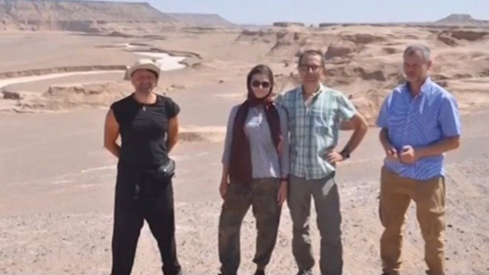 Report: IRGC detains foreigners spying in Iran's deserts