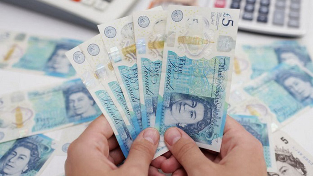 Goldman Sachs sees UK economy slipping into recession later this year