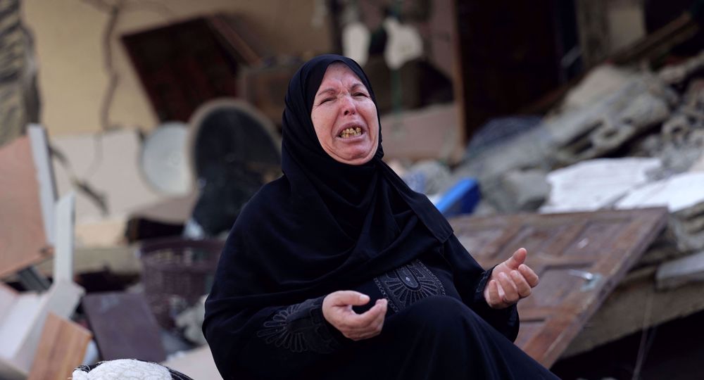 Israeli warplanes hit Gaza with new air attacks amid intl. silence
