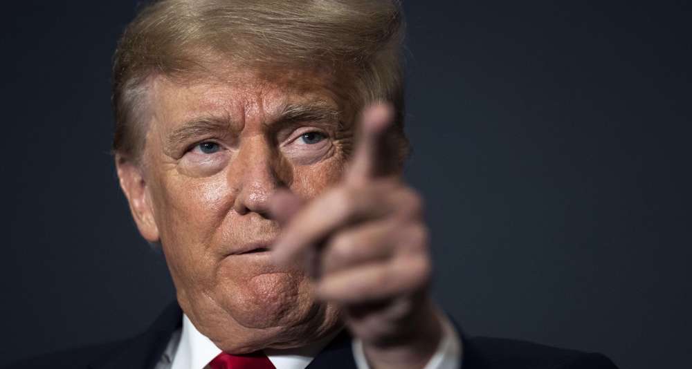Trump supporters subjected to mass raid by FBI: Steve Bannon