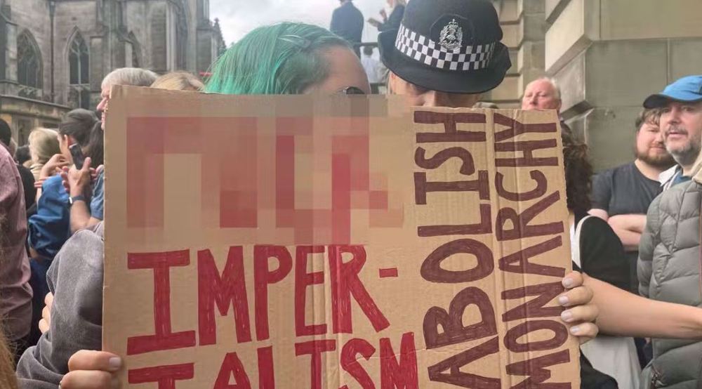 Two protesters arrested as anti-monarchy chorus grows louder in UK