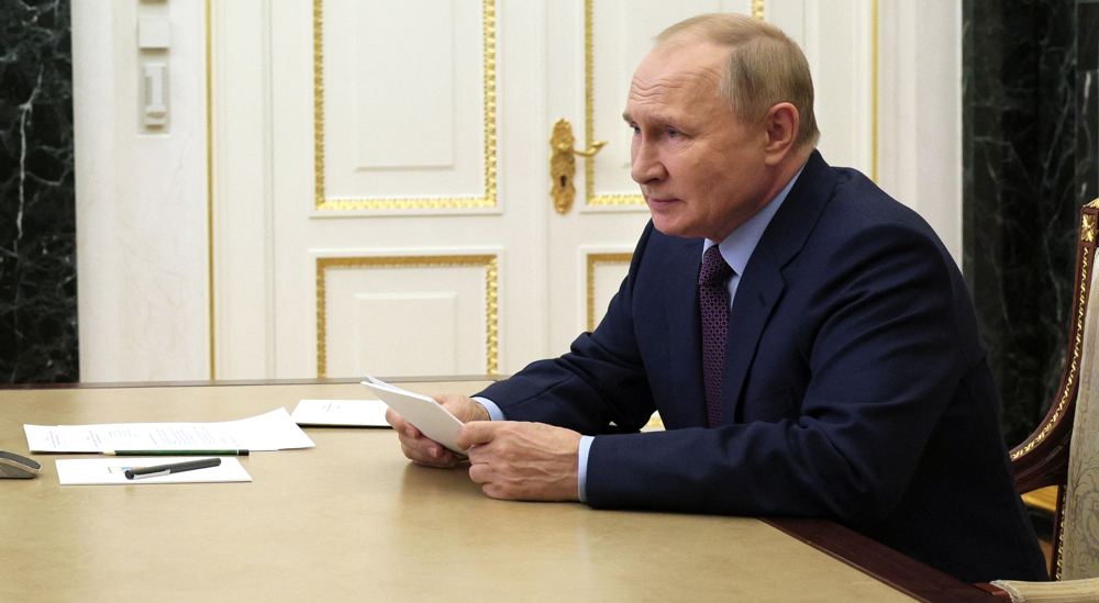 Russia's Putin: 'De-dollarization' of world economy inevitable