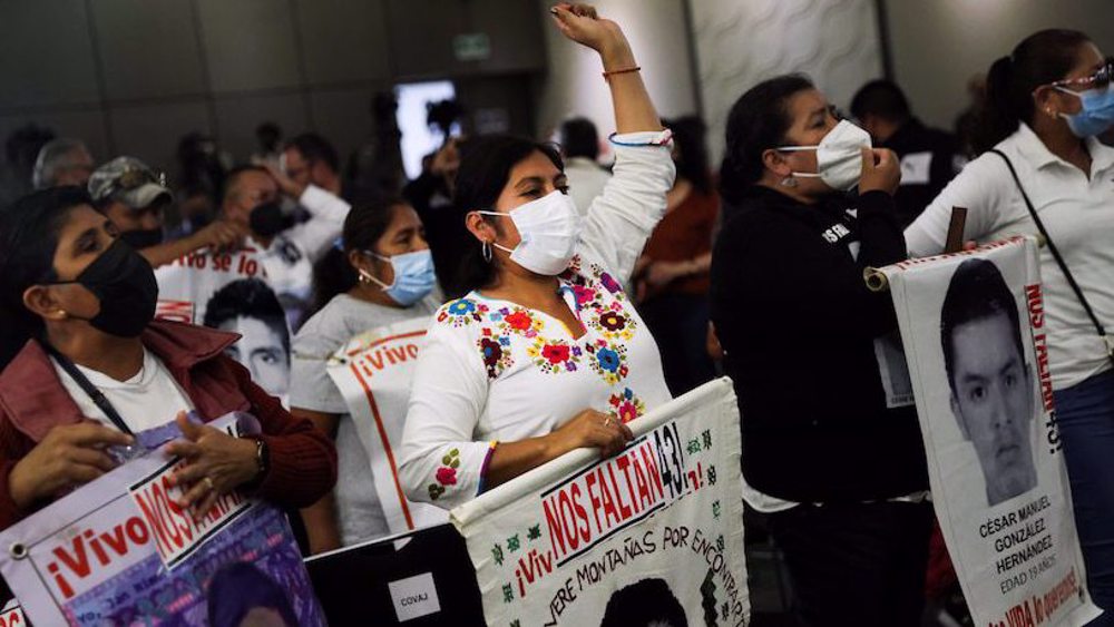 Mexico arrests general over disappearance of 43 students