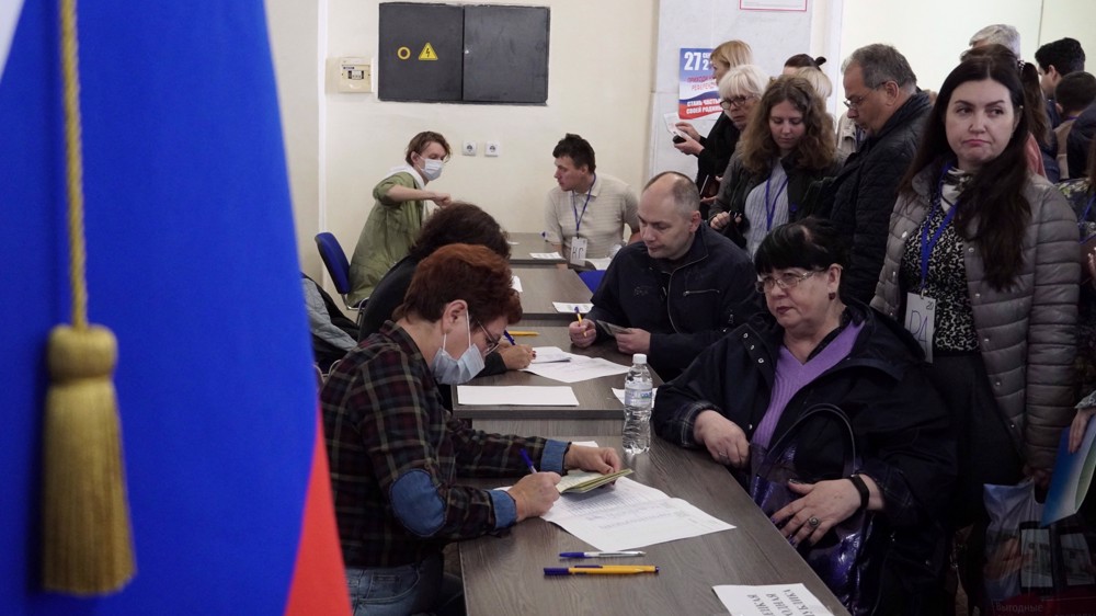 Ukrainian regions vote on joining Russia on final day of referendums