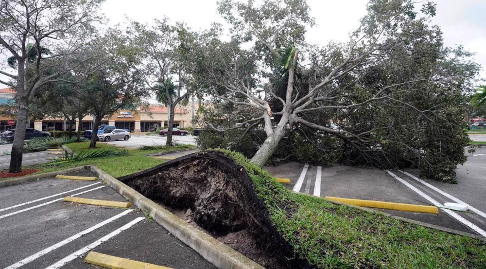 Ian lashes South Carolina as Florida’s death toll climbs
