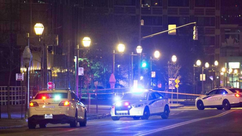 Manhunt after 10 killed in stabbing spree in Canada 