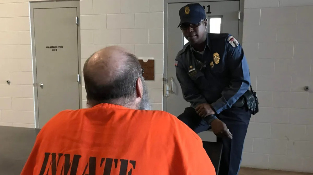 US guards use pepper spray, stun guns on prisoners with mental health illness 