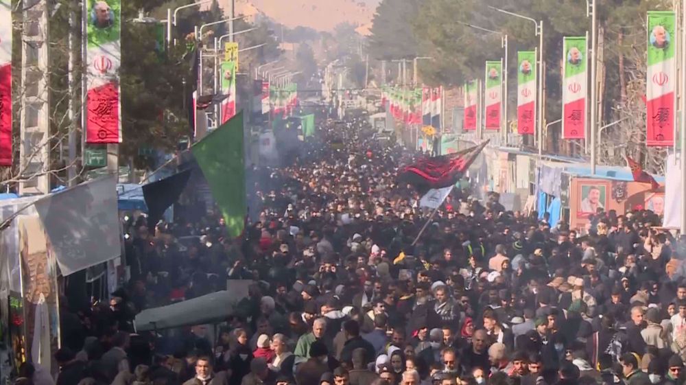 Iranians across country pay tribute to iconic commander Gen. Soleimani on US assassination anniv.