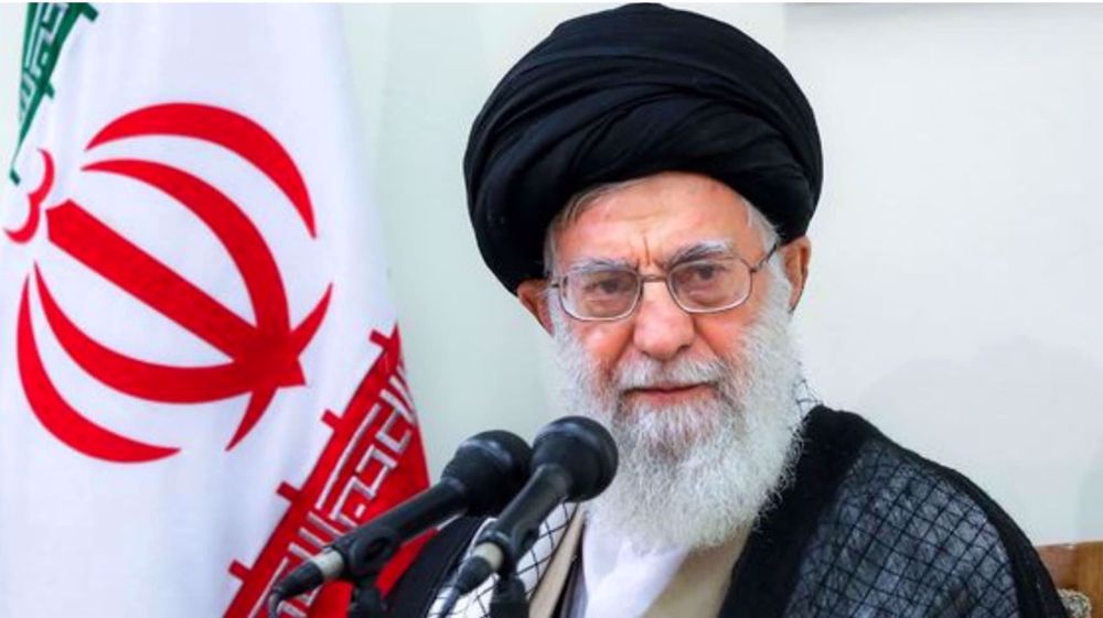 Leader condemns desecration of Qur'an, says arrogant powers' attacks aimed at Islam
