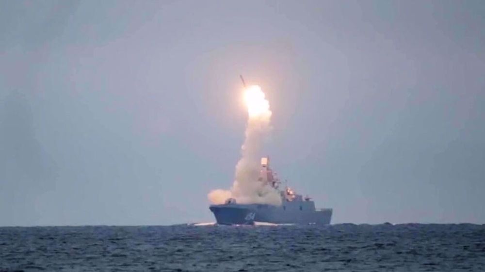 Ukraine : "Gorshkov" rôde "Zircon" avec !
