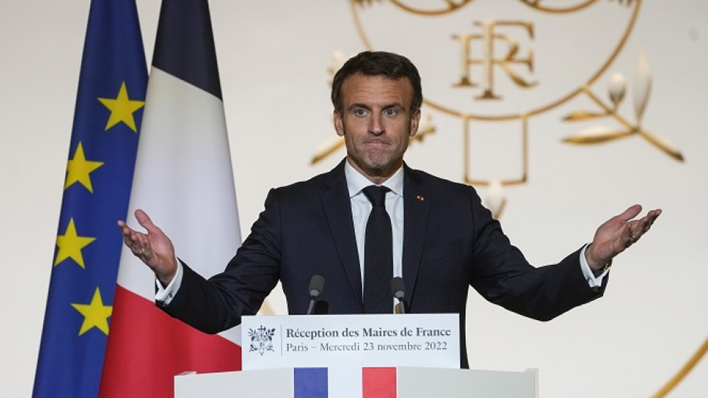 Paris continue de parler avec Moscou (Macron)