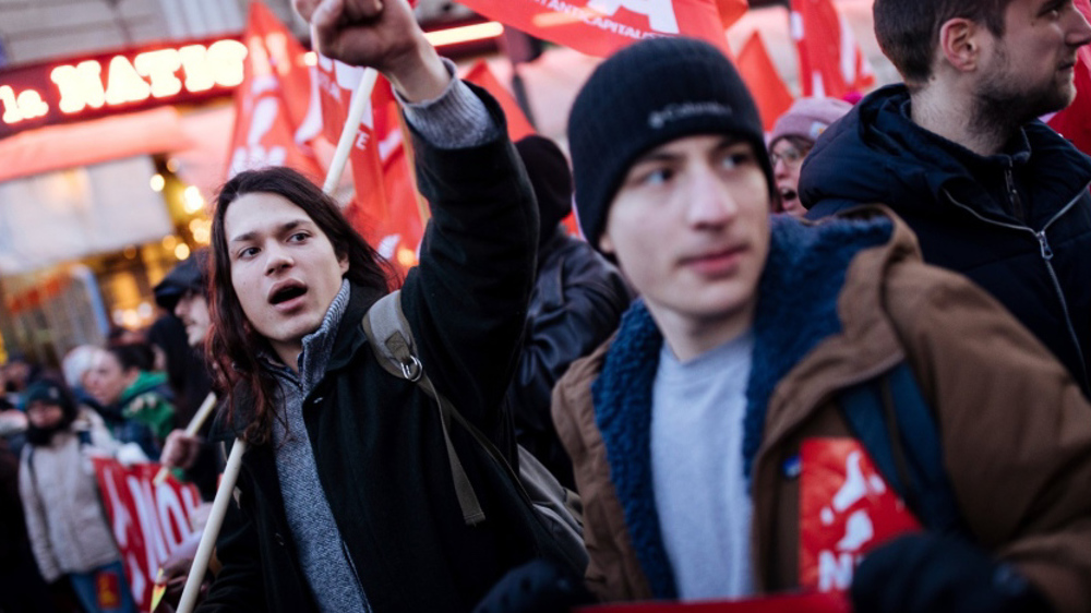 France says no backtracking on retirement policy as unions prepare for major strikes