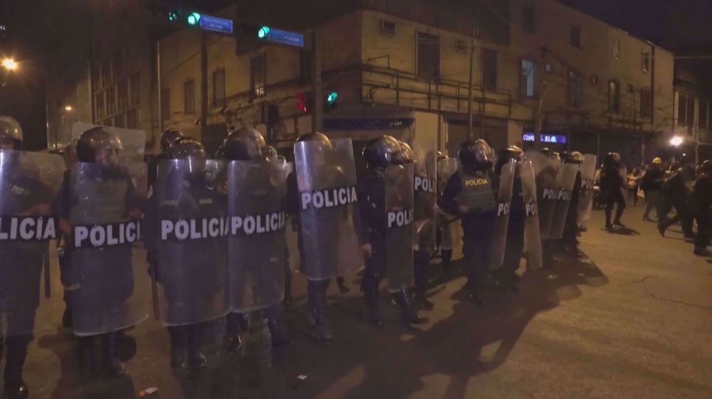 Peru police, protesters clash as anti-govt demonstrations continue