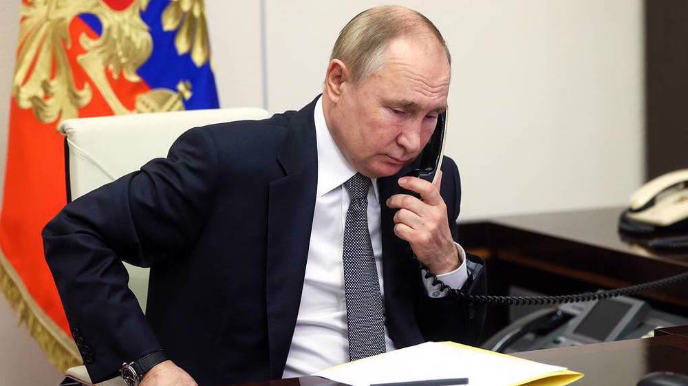 Putin says ready for talks, orders truce; Ukraine rejects both