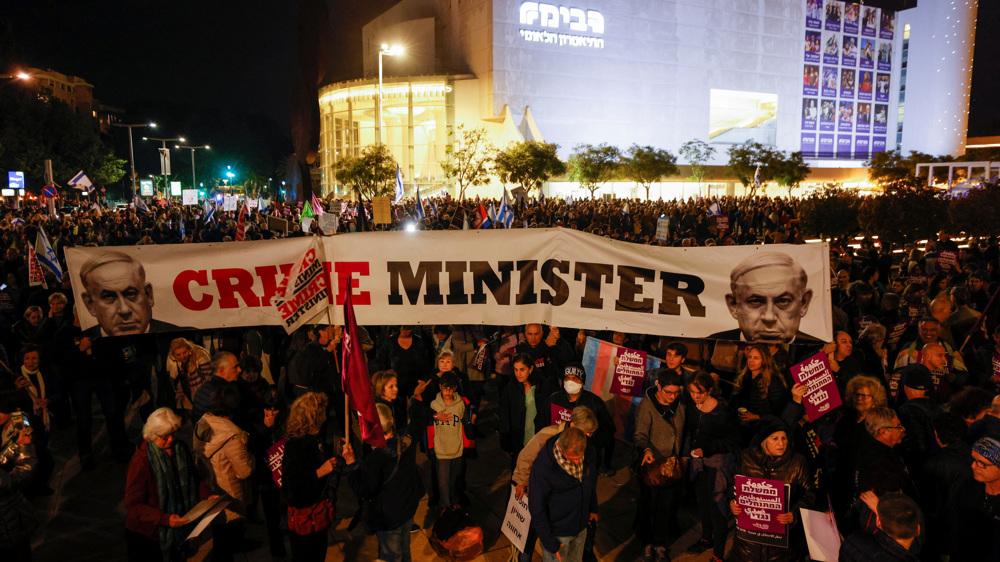 1000s rally against 'crime minister' Netanyahu's far-right cabinet