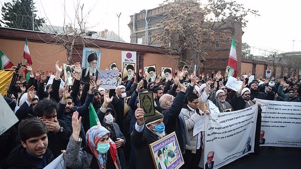 Iranians protest outside French embassy after sacrilegious cartoons