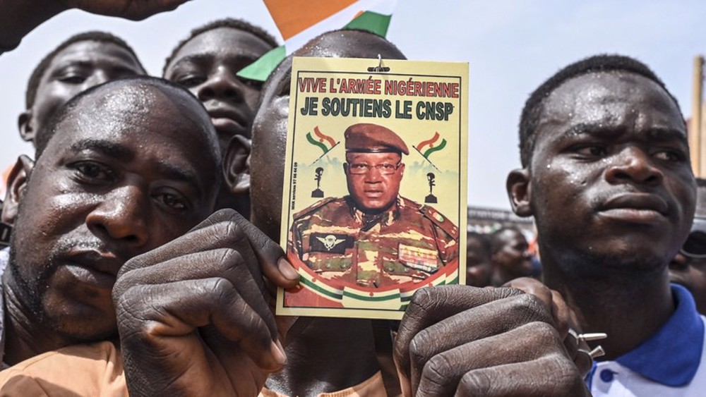 "Niamey dicte désormais la forme de ses relations avec Paris"