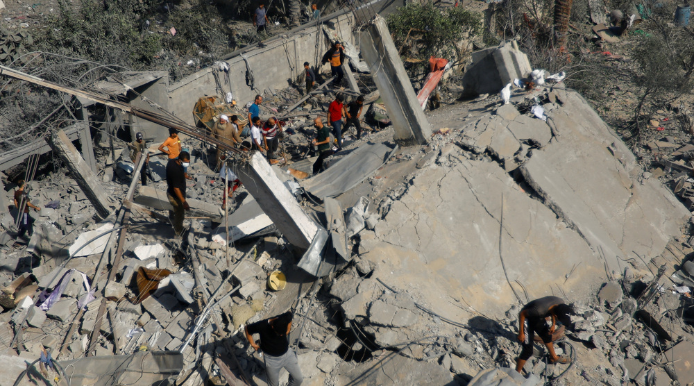 Israeli forces raid Gaza amid threat of ground invasion 